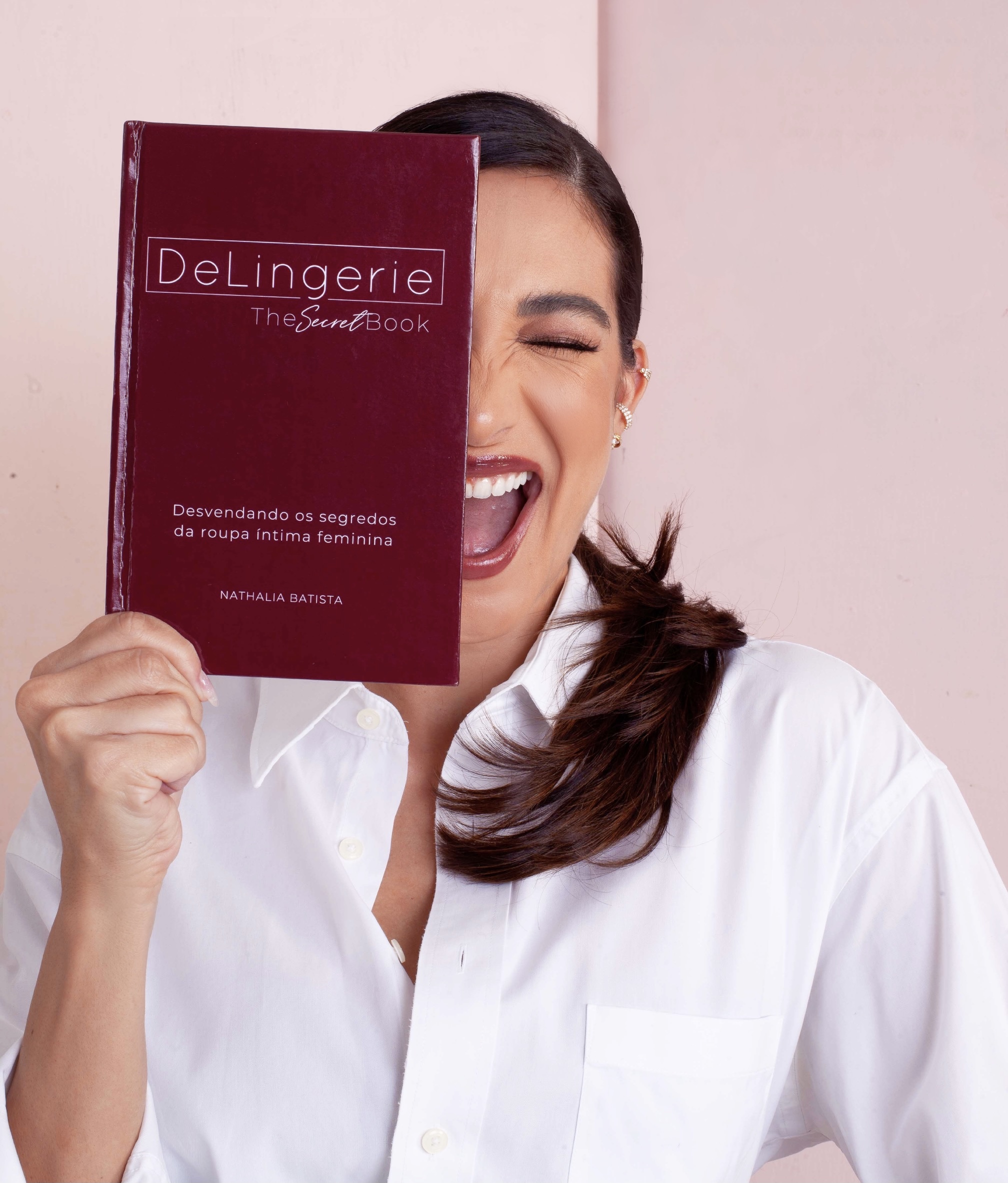 DeLingerie - The Secret book